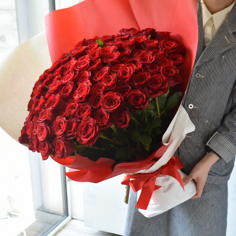 88本の赤バラの花束｜札幌の花屋｜さとうはなみつ｜9年連続
