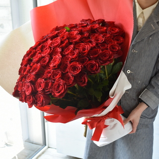 100本の赤バラの花束 札幌の花屋 花屋さとうはなみつ 年間1万000件以上の注文実績