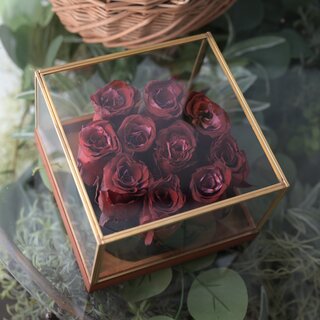 グラスＢＯＸ10 ローズ（プリザーブドフラワー）（赤いバラ10～12本で製作）