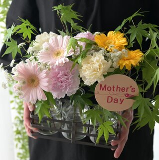 母の日用「スリーボトル　ピンク＆イエロー」限定50個