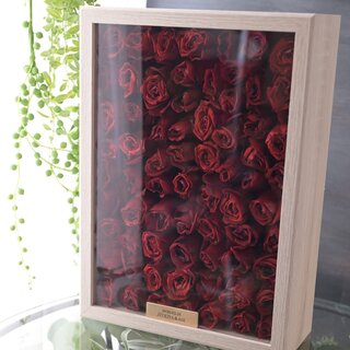 ＢＯＸ70ローズ（プリザーブドフラワー）（赤いバラ70～80本で製作いたします）