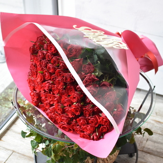 母の日ギフト①　100本の赤いバラの花束　限定10個