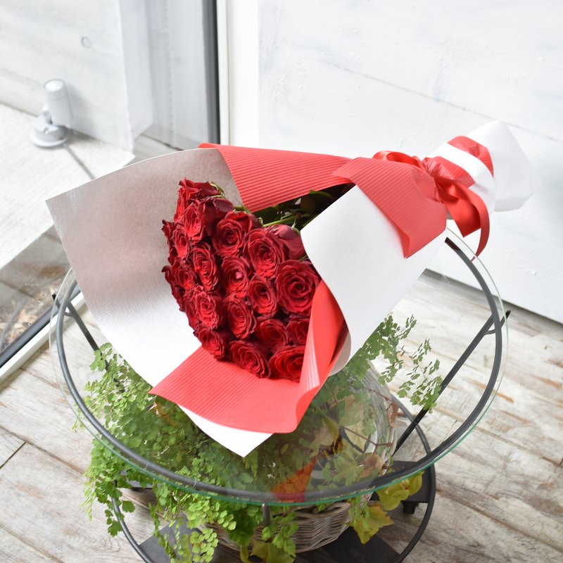 27本の赤バラの花束｜札幌の花屋｜さとうはなみつ｜9年連続、年間1.2万